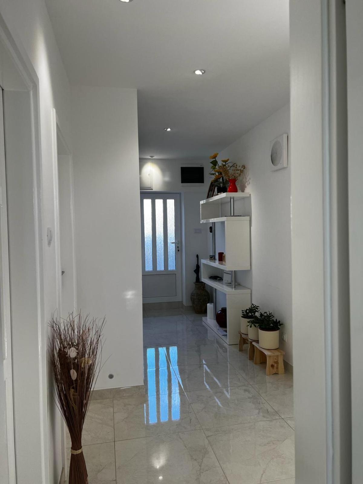 Apartment Marina คอมีชา ภายนอก รูปภาพ