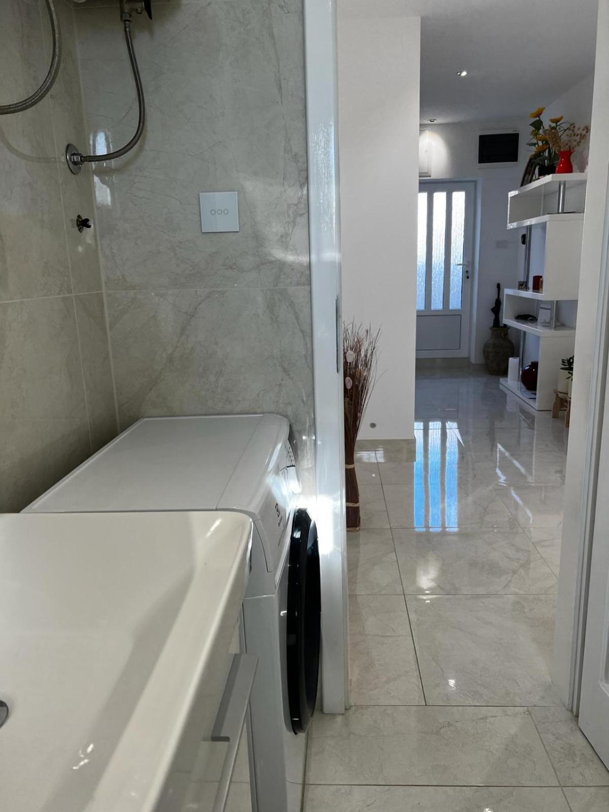 Apartment Marina คอมีชา ภายนอก รูปภาพ