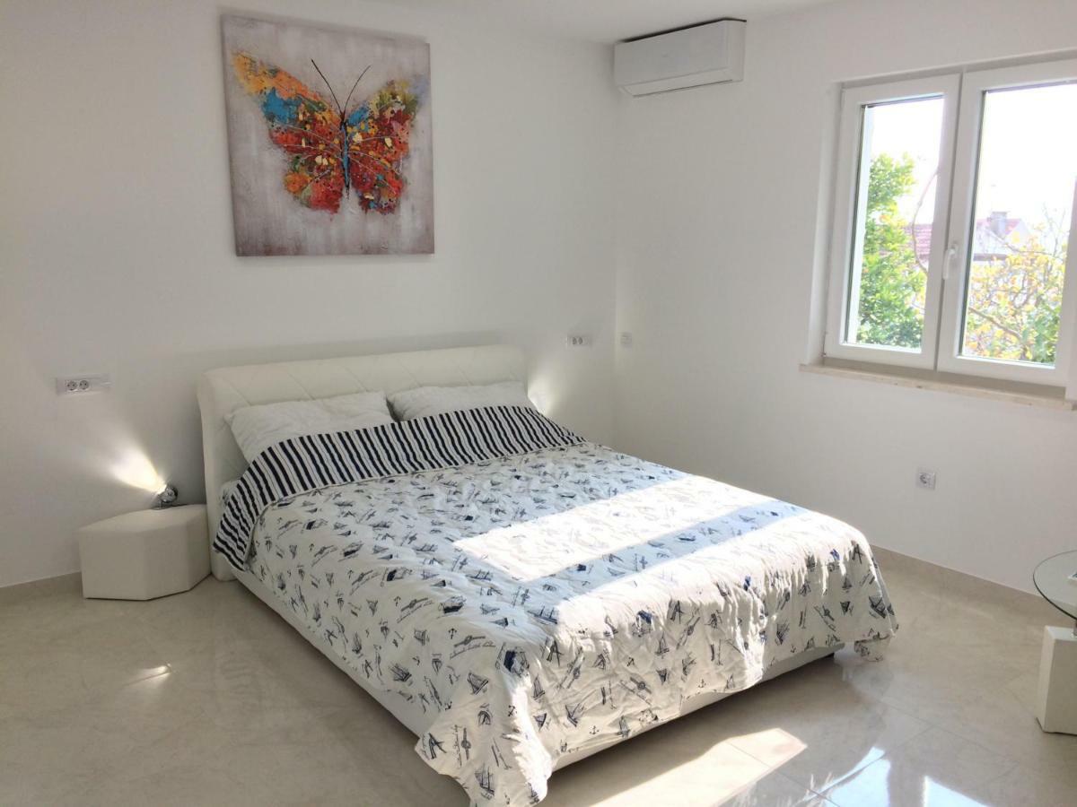 Apartment Marina คอมีชา ภายนอก รูปภาพ
