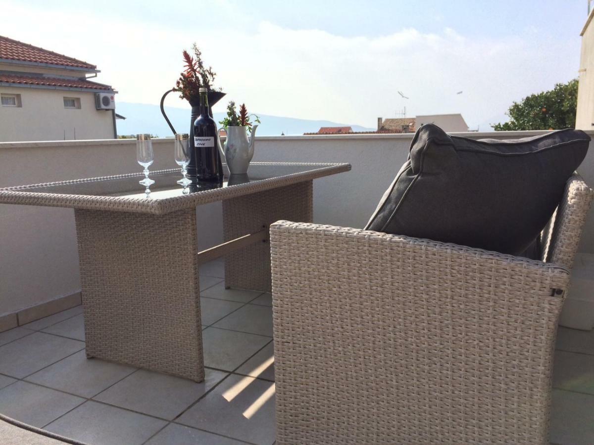 Apartment Marina คอมีชา ภายนอก รูปภาพ
