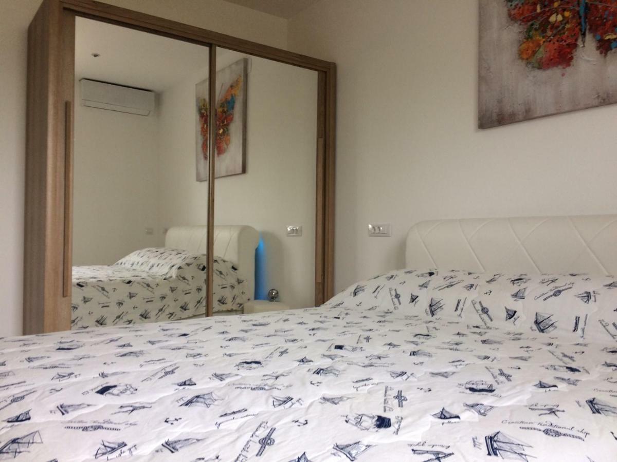Apartment Marina คอมีชา ภายนอก รูปภาพ